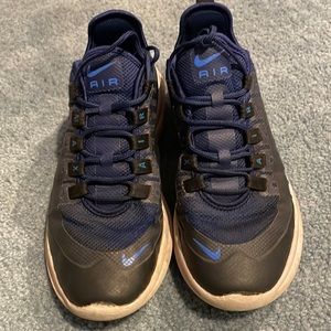 Boys Nike Air sneakers size 4.5